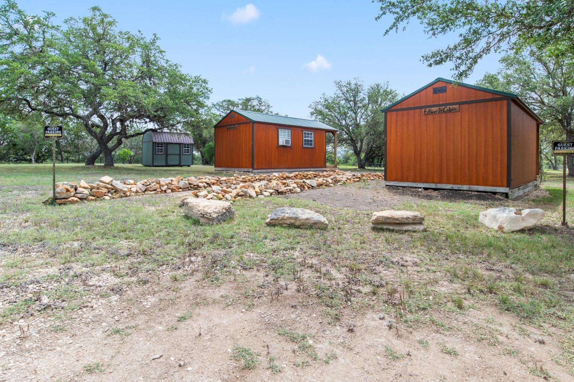 Great Heart Edwards Cabin 2 Hotel Bandera Exterior photo